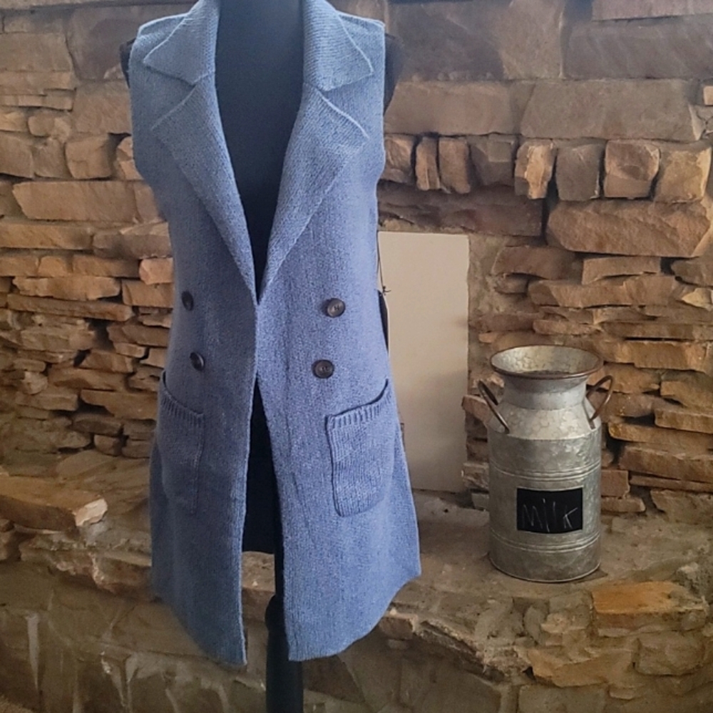 Long Blue Vest Sweater💙 Long - Knitted Material - Mode Is Wearing Size Small 